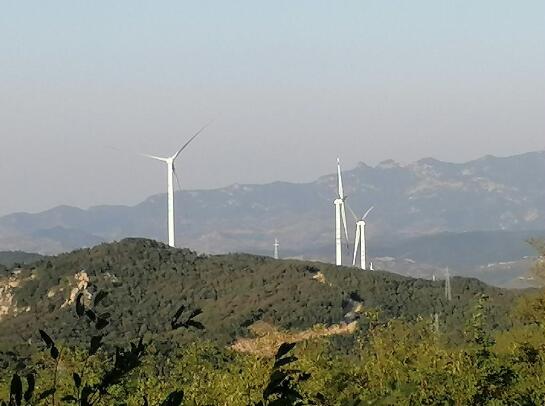 山東沂源銅陵關風電工程風機吊裝完成