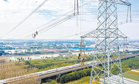 江蘇省送變電公司高空作業(yè)