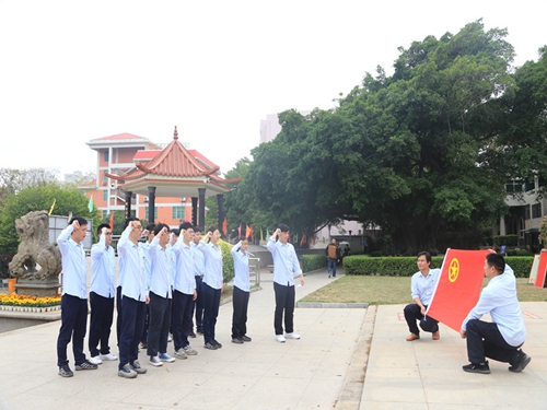 國家能源集團(tuán)福建晉江熱電公司團(tuán)委組織開展“學(xué)黨史、祭英烈、當(dāng)先鋒”主題團(tuán)日活動(dòng)