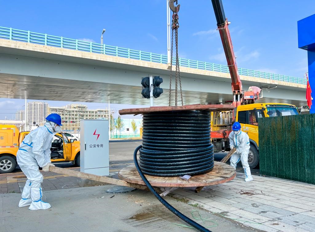 呼和浩特供電公司為首府戰(zhàn)疫 提供電力速度 建設信達國貿方艙醫(yī)院